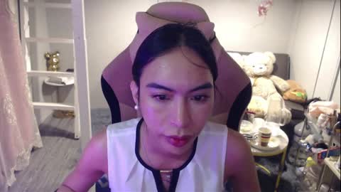 ELYSE A SIMPLE GIRL online show from April 2026 10:38:01 AM