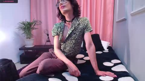 Snapshot of monsterhole91 chatting on January 2026 05:54:02 AM Linda Darling online show from January 2026 05:54:02 AM