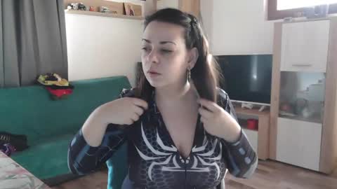 Monse online show from February 2025 07:54:02 AM