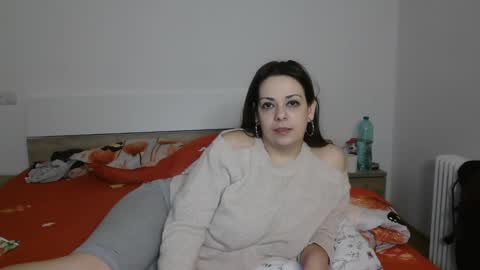 Monse online show from February 2025 08:20:02 PM