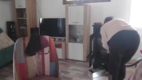 Monse online show from February 2025 08:27:02 AM