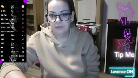 Monse online show from February 2025 04:07:01 PM