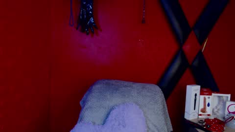 Monttserratt online show from December 2024 10:42:02 PM