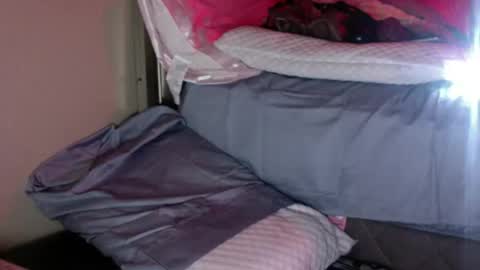 Snapshot of montydx chatting on October 2025 12:41:02 AM montydx online show from October 2025 12:41:02 AM