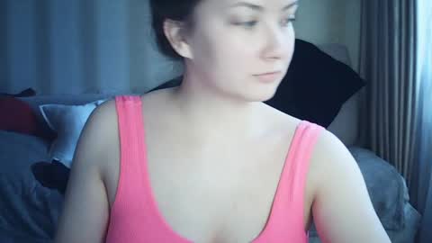 moodiemira online show from April 2026 01:53:01 PM