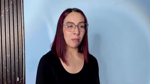 moolly_evanz online show from May 2026 05:54:01 PM