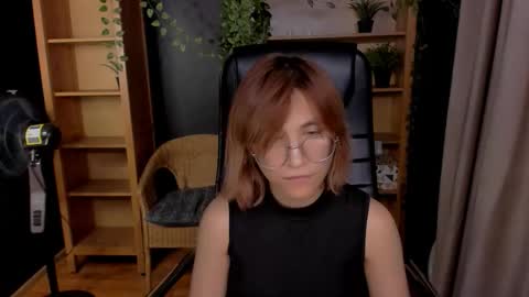 Katrin online show from October 2025 05:35:02 PM