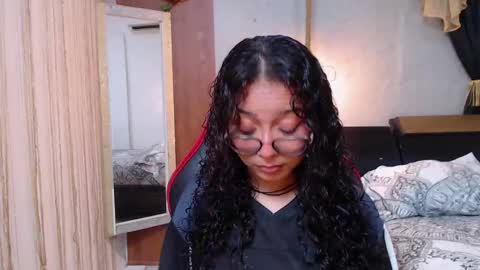moon_and_fire_ online show from April 2026 02:49:02 AM