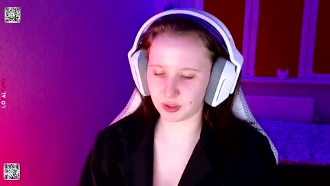 Lola online show from April 2026 04:35:01 PM