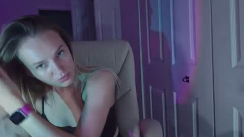 moon_light_girl online show from July 2026 01:13:01 AM