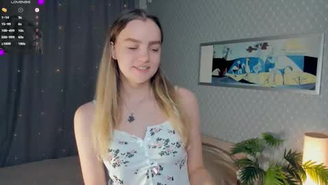 Snapshot of moon_puzzles chatting on November 2025 07:28:01 PM moon_puzzles online show from November 2025 07:28:01 PM