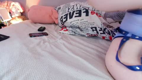 Snapshot of moon_rabbitt chatting on January 2025 12:15:01 PM Alice online show from January 2025 12:15:01 PM