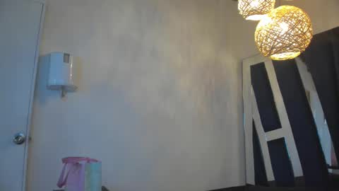 Luna  online show from March 2025 06:50:01 PM