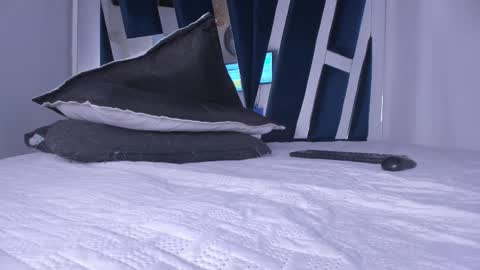 Luna  online show from March 2025 09:29:02 PM