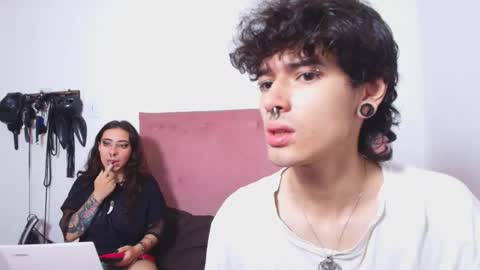 moonandzukko online show from March 2026 05:06:01 PM