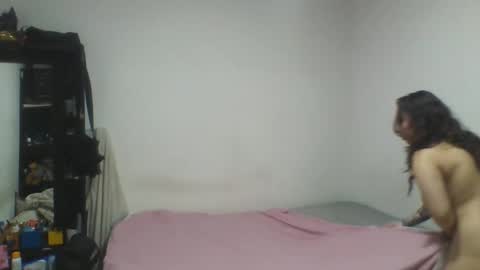 moonandzukko online show from April 2026 04:00:01 AM