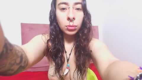 moonandzukko online show from April 2026 01:47:02 AM