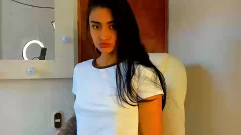 moonie_baddie31 online show from September 2025 06:19:02 PM