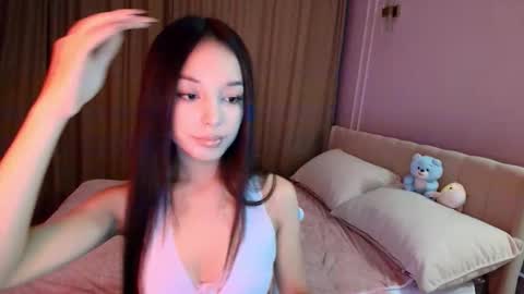 Snapshot of mooniejin chatting on November 2025 12:16:01 PM Mia online show from November 2025 12:16:01 PM