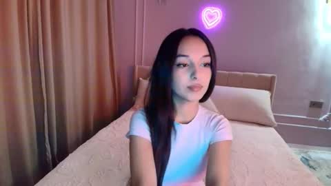 Snapshot of mooniejin chatting on November 2025 11:31:02 AM Mia online show from November 2025 11:31:02 AM