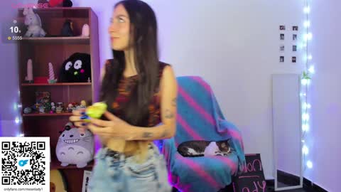 MOON  online show from December 2024 12:18:01 AM