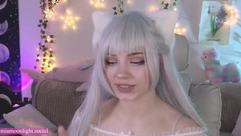 Mia   online show from February 2025 05:16:02 PM