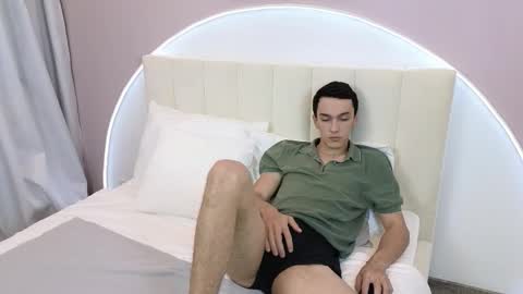 Snapshot of moonlinskinn chatting on November 2025 01:28:01 AM Stan online show from November 2025 01:28:01 AM