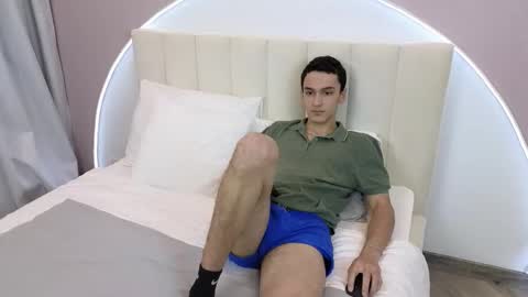 Snapshot of moonlinskinn chatting on November 2025 08:03:01 AM Stan online show from November 2025 08:03:01 AM