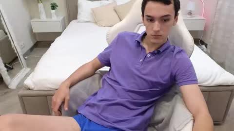 Snapshot of moonlinskinn chatting on November 2025 08:05:01 AM Stan online show from November 2025 08:05:01 AM