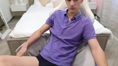 Snapshot of moonlinskinn chatting on December 2025 08:01:01 AM Stan online show from December 2025 08:01:01 AM