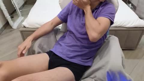 Snapshot of moonlinskinn chatting on December 2025 01:03:02 AM Stan online show from December 2025 01:03:02 AM