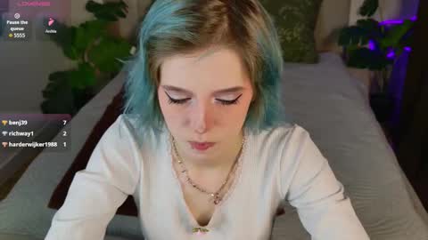 Asuna online show from October 2025 08:41:01 PM