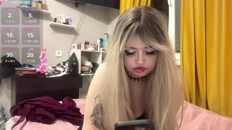 Snapshot of moonluvv3 chatting on July 2026 03:16:02 PM Lyn online show from July 2026 03:16:02 PM