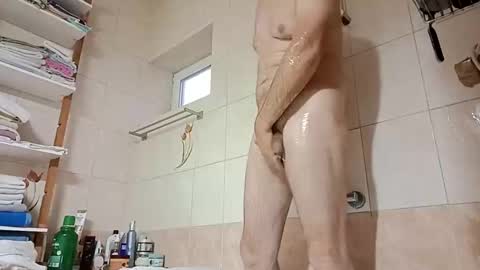 Snapshot of moos1 chatting on September 2025 04:45:02 AM moos1 online show from September 2025 04:45:02 AM