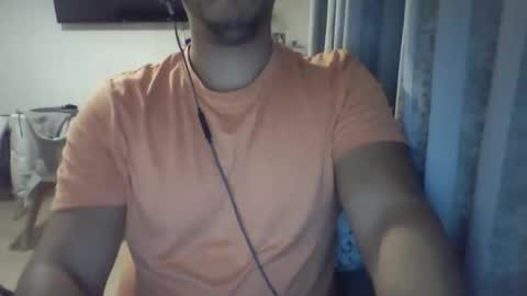 Jos Luis online show from October 2025 07:10:02 PM