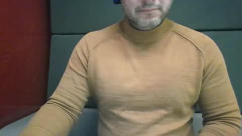 Snapshot of morepassion4u chatting on December 2024 01:43:02 PM morepassion4u online show from December 2024 01:43:02 PM