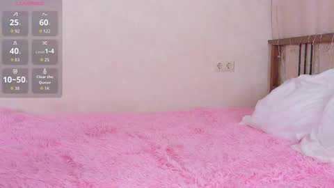 Snapshot of morninbunny_ chatting on November 2025 03:40:02 AM Emilia online show from November 2025 03:40:02 AM