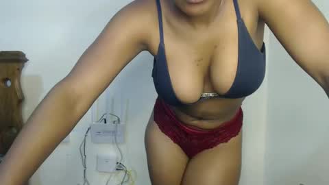 Mellisa online show from December 2024 01:54:02 PM