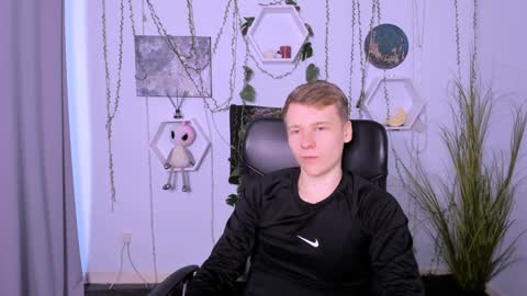 Snapshot of mory_arti chatting on December 2024 02:20:02 AM Welcome here online show from December 2024 02:20:02 AM