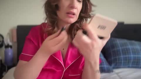 Mossy Mommy online show from April 2026 01:09:02 PM