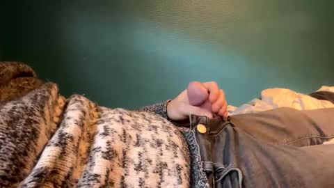 Snapshot of mouillelenos chatting on December 2025 11:37:01 AM CamO online show from December 2025 11:37:01 AM