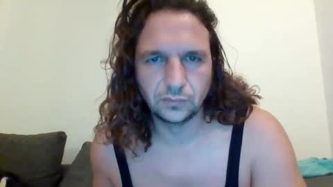 Snapshot of moz87 chatting on February 2025 10:58:02 AM moz87 online show from February 2025 10:58:02 AM