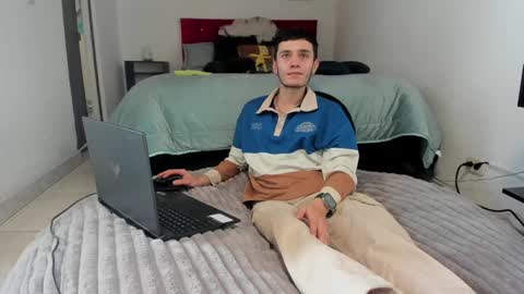 Snapshot of mr_andresr chatting on January 2025 05:48:01 PM Andy online show from January 2025 05:48:01 PM