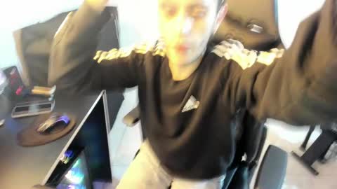 Snapshot of mr_andresr chatting on February 2025 04:14:02 AM Andy online show from February 2025 04:14:02 AM