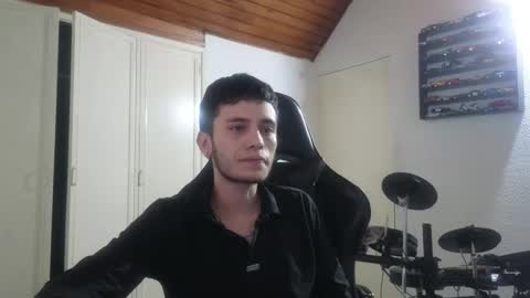 Snapshot of mr_andresr chatting on December 2025 03:45:02 AM Andy online show from December 2025 03:45:02 AM