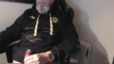 mr_boombastic2021 online show from November 2025 11:43:01 AM