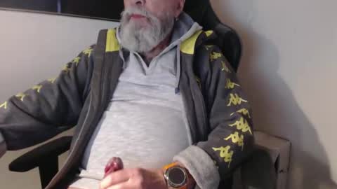 mr_boombastic2021 online show from December 2025 11:51:01 AM