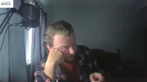 Snapshot of mr_i_ chatting on October 2025 09:00:01 AM mr_i_ online show from October 2025 09:00:01 AM