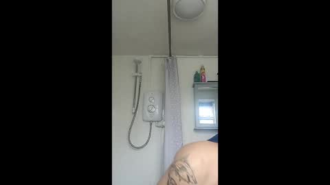 mr_i_ online show from April 2026 10:35:02 AM