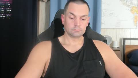 Snapshot of mr_mac69 chatting on December 2025 09:42:02 PM Cam online show from December 2025 09:42:02 PM